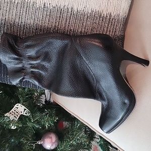 Nikeair black leather boots